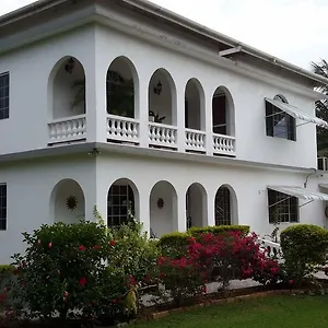 Lorenton Hideaway Guest house